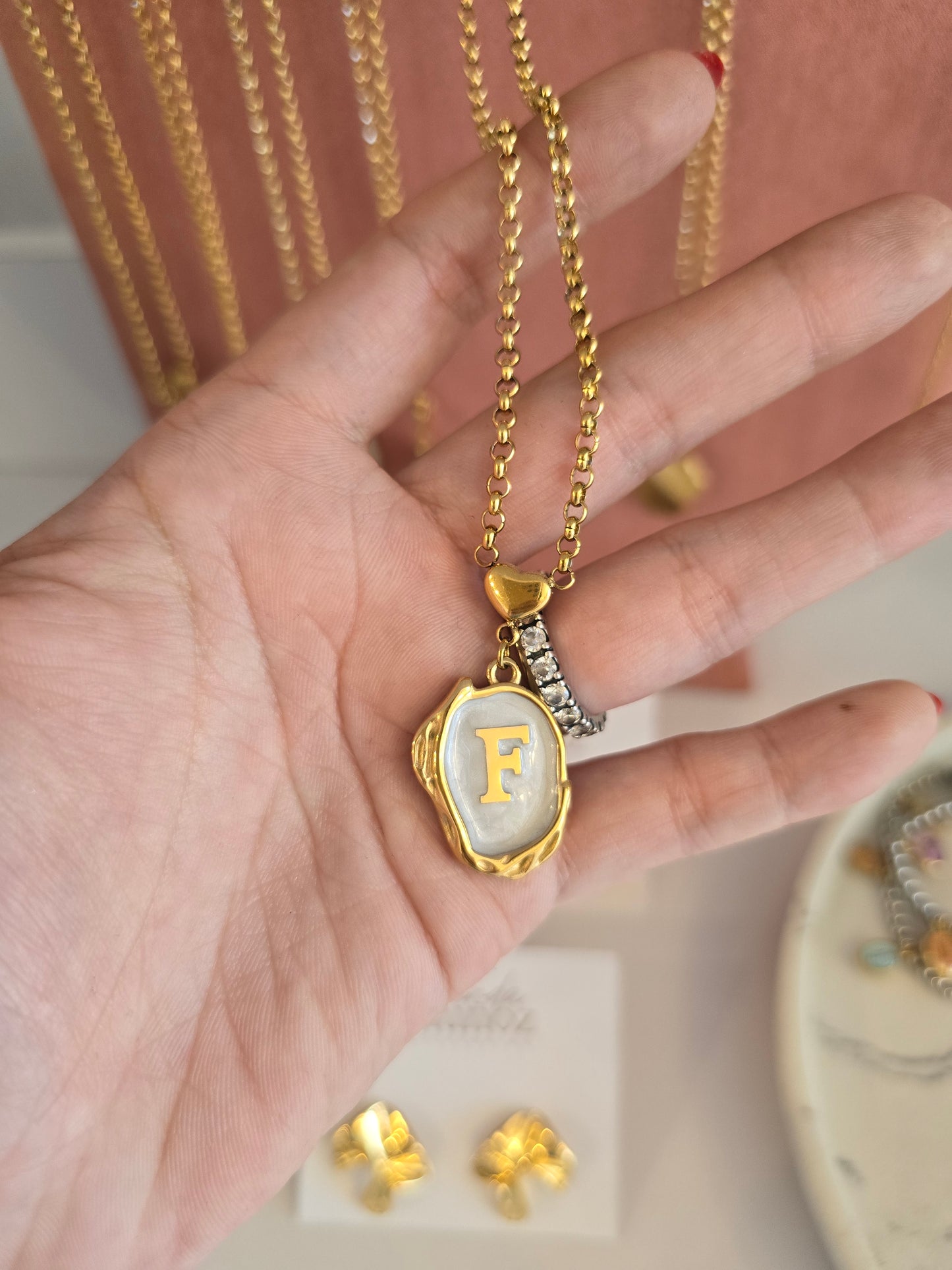 Iniciales irregulares