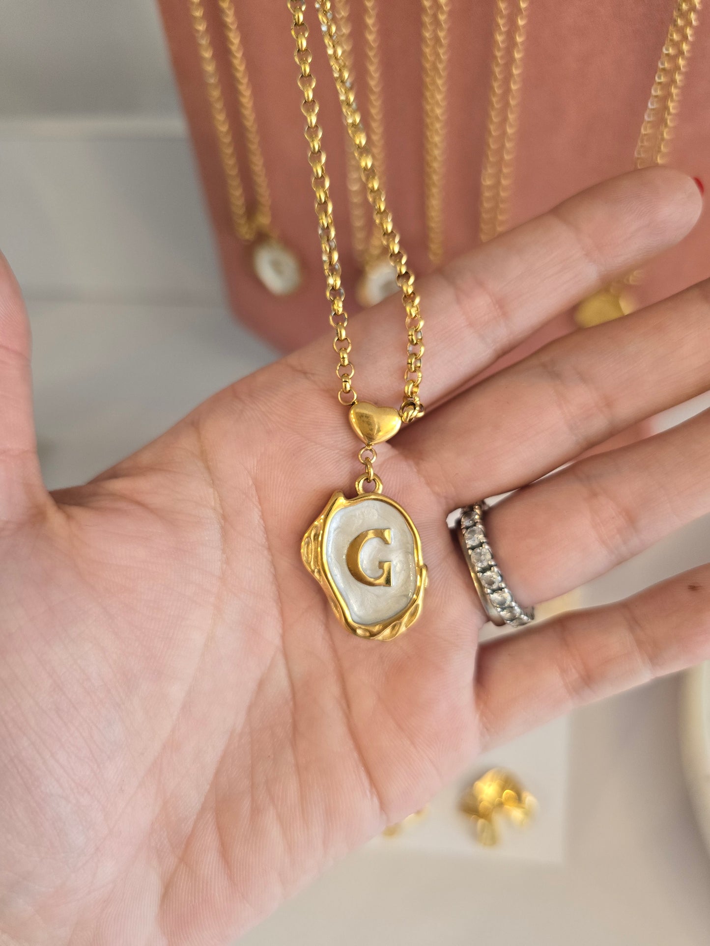 Iniciales irregulares