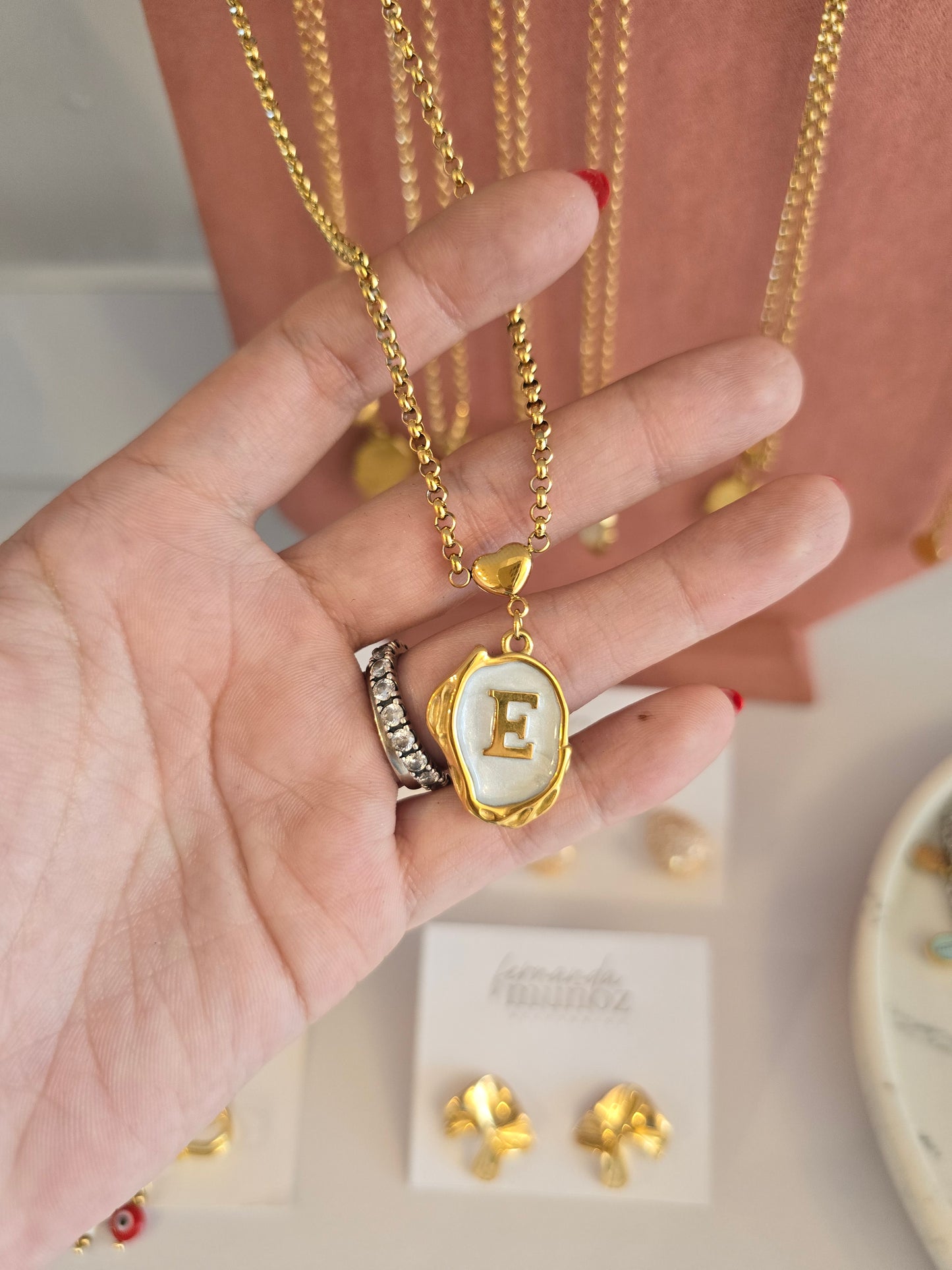 Iniciales irregulares