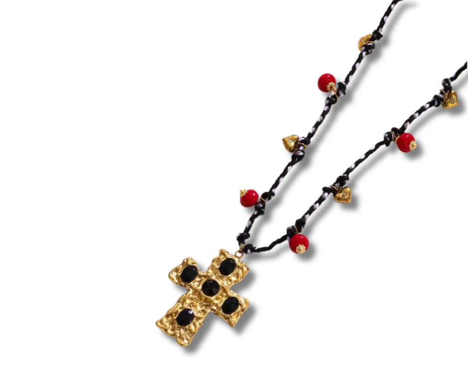 Collar negro Cruz