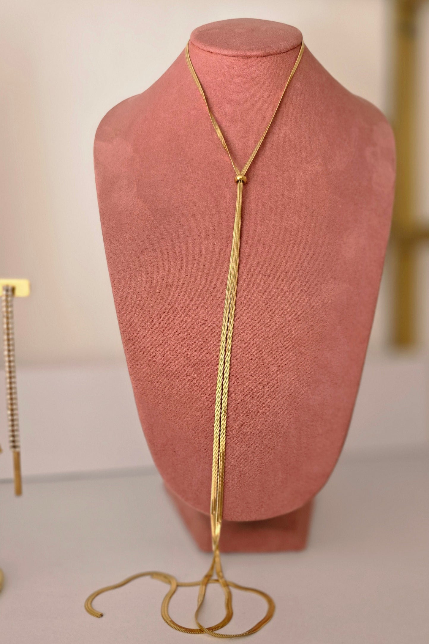 Corbatín ajustable dorado