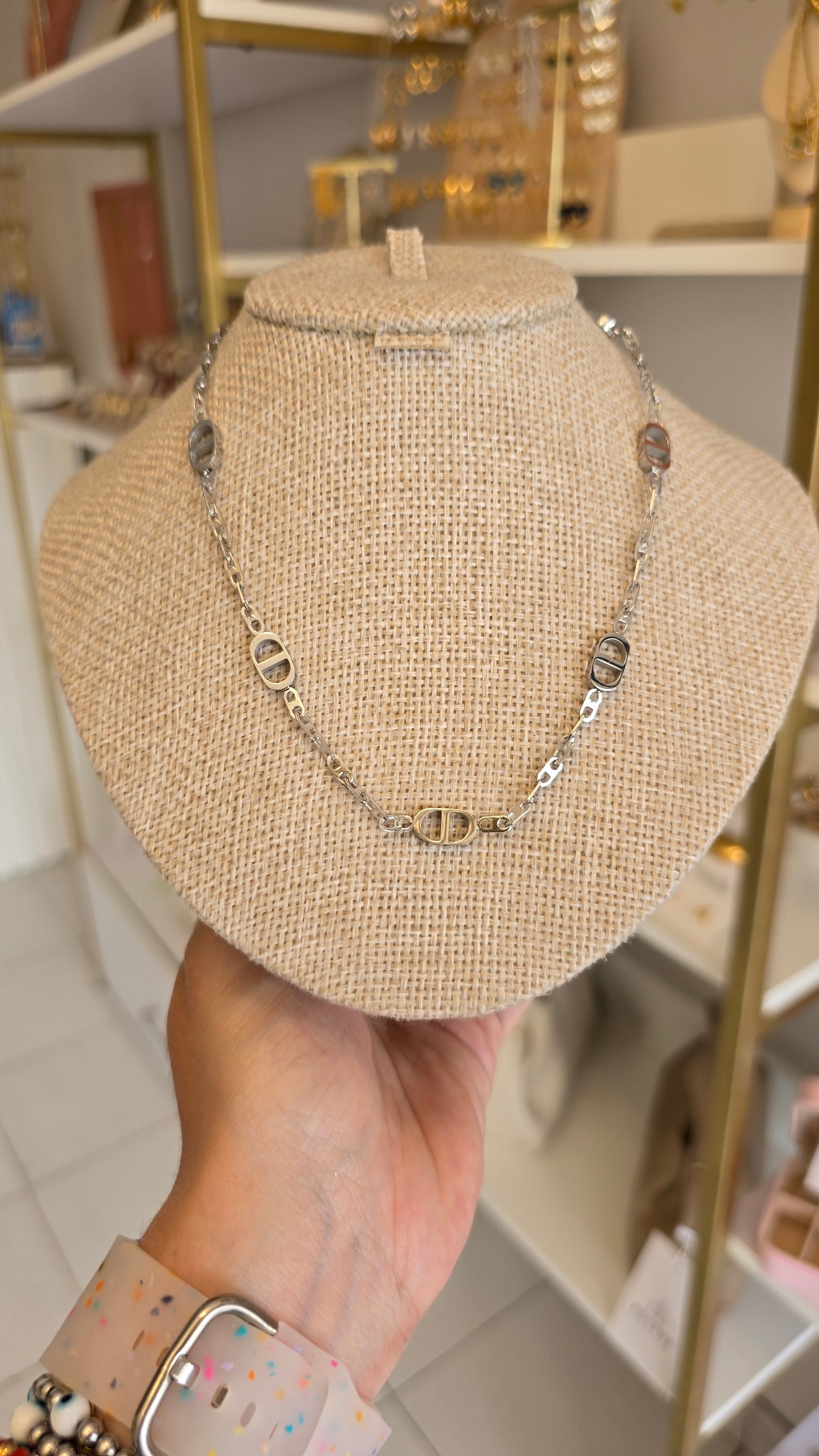 Collar de acero