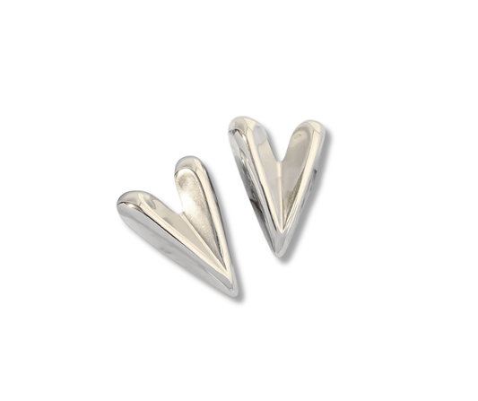 Aretes corazón plateados