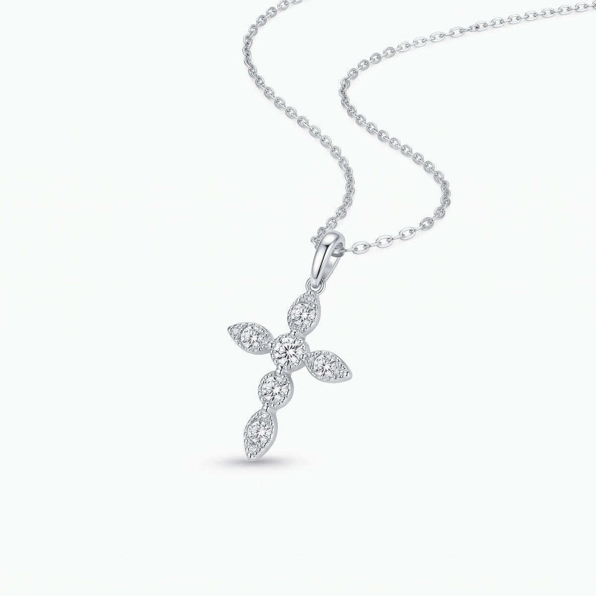 Collar de cruz pequeña plata